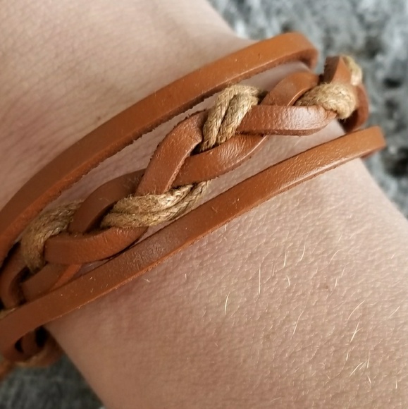 FAUX LEATHER MULTI ROW BRACELET - Picture 2 of 3